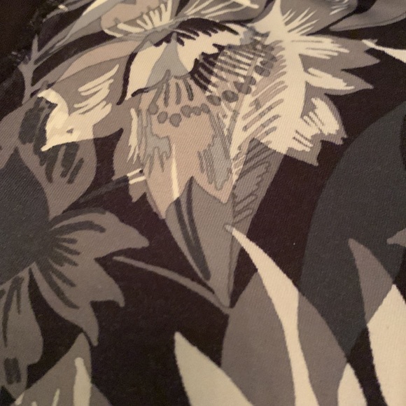 No satins or rips just a couple of lose threads - Picture 4 of 4